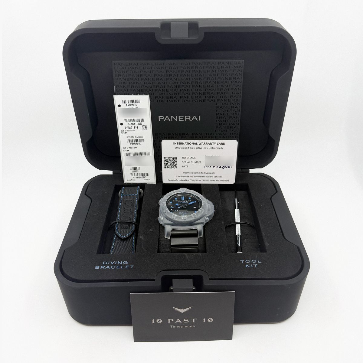 Panerai Submersible Carbotech PAM 1616 (2020)